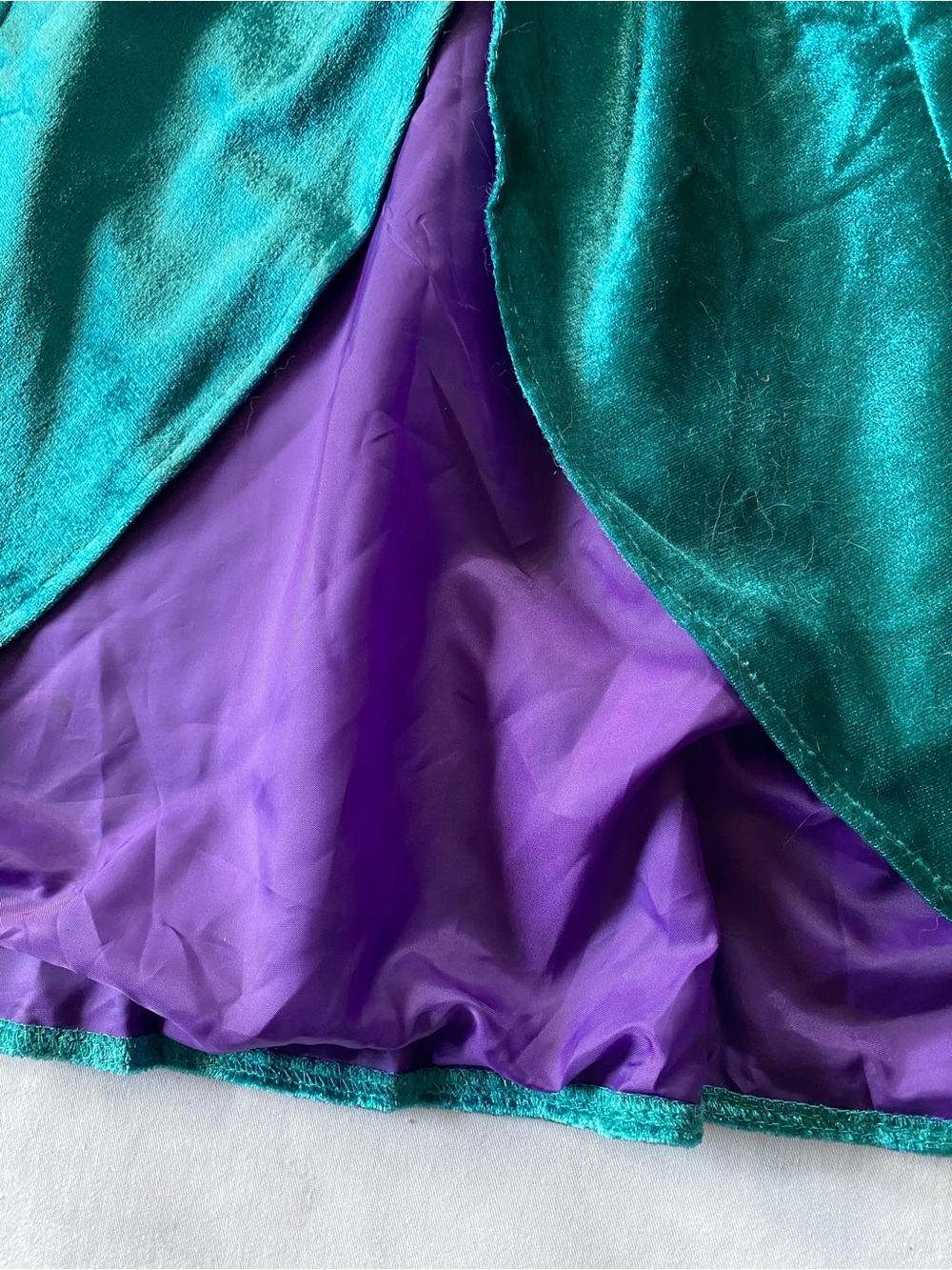 NWOT Halloween Frozen Teal & Purple Cape Size Kids Extra Small 3T-4T - Picture 2 of 6
